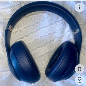 Beats by Dre Studio 3 headphones excellent condition 1 small chip on plastic